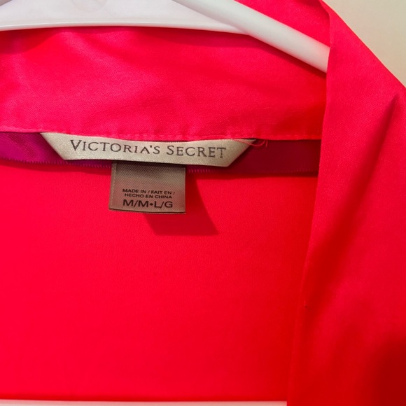 Robe - Picture 3 of 3